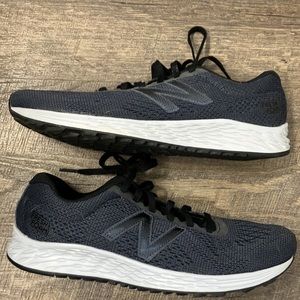 Mens New Balance 9.0 Shoes